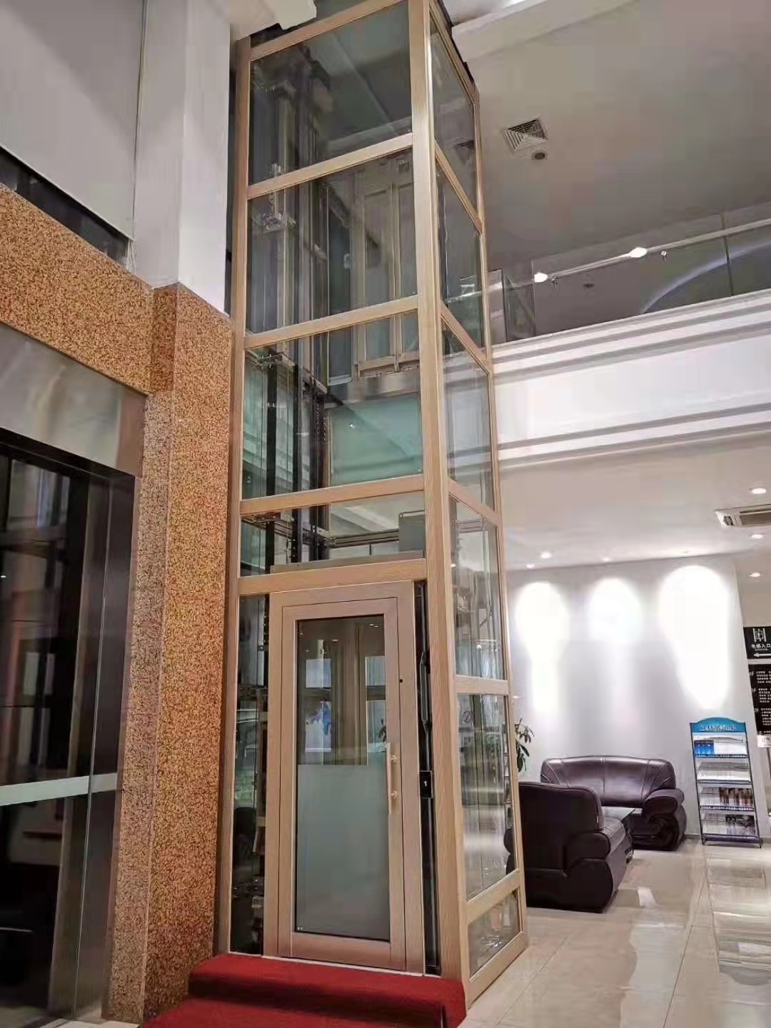 各類型家用電梯優(yōu)缺點對比(圖2) 16619100016602857.jpg